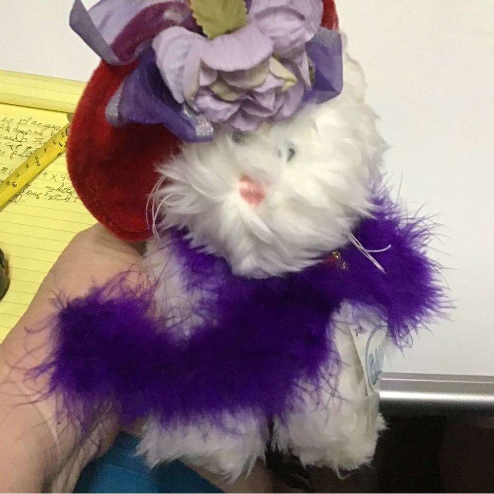 New white stuffed kitty cat red hat purple flower and boa HB250A 9 1/2”